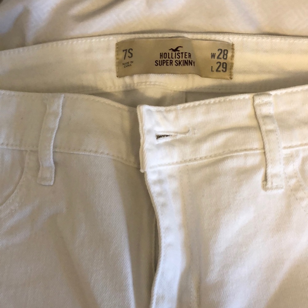 White hollister pants